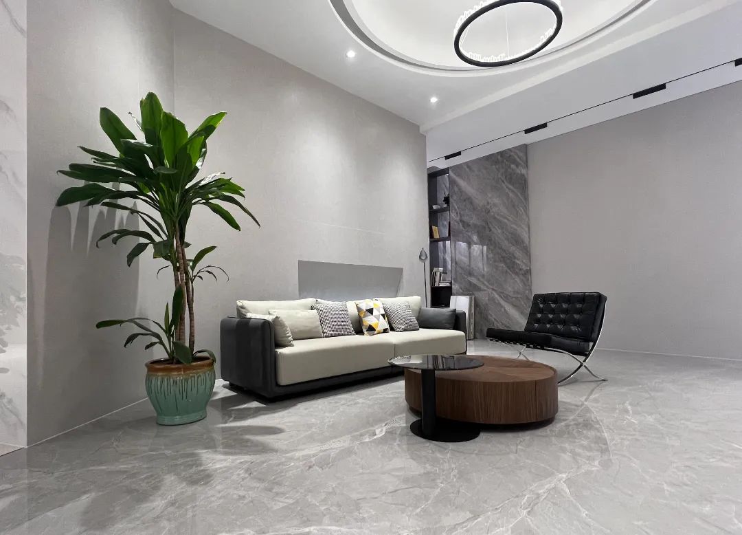 終端風采 | 強輝東陽旗艦店,現(xiàn)代時尚,以素色致敬生活(圖12) 終端風采 | 強輝東陽旗艦店,現(xiàn)代時尚,以素色致敬生活(圖12)