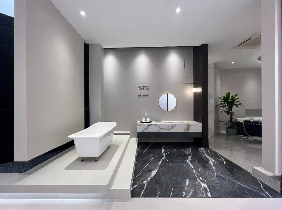 終端風采 | 強輝東陽旗艦店,現(xiàn)代時尚,以素色致敬生活(圖14) 終端風采 | 強輝東陽旗艦店,現(xiàn)代時尚,以素色致敬生活(圖14)