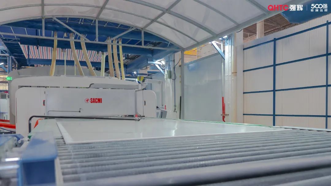 榮譽(yù)時(shí)刻 | 強(qiáng)輝精工瓷磚上榜“有家就有佛山造”產(chǎn)業(yè)IP品牌企業(yè)(圖7) 榮譽(yù)時(shí)刻 | 強(qiáng)輝精工瓷磚上榜“有家就有佛山造”產(chǎn)業(yè)IP品牌企業(yè)(圖7)