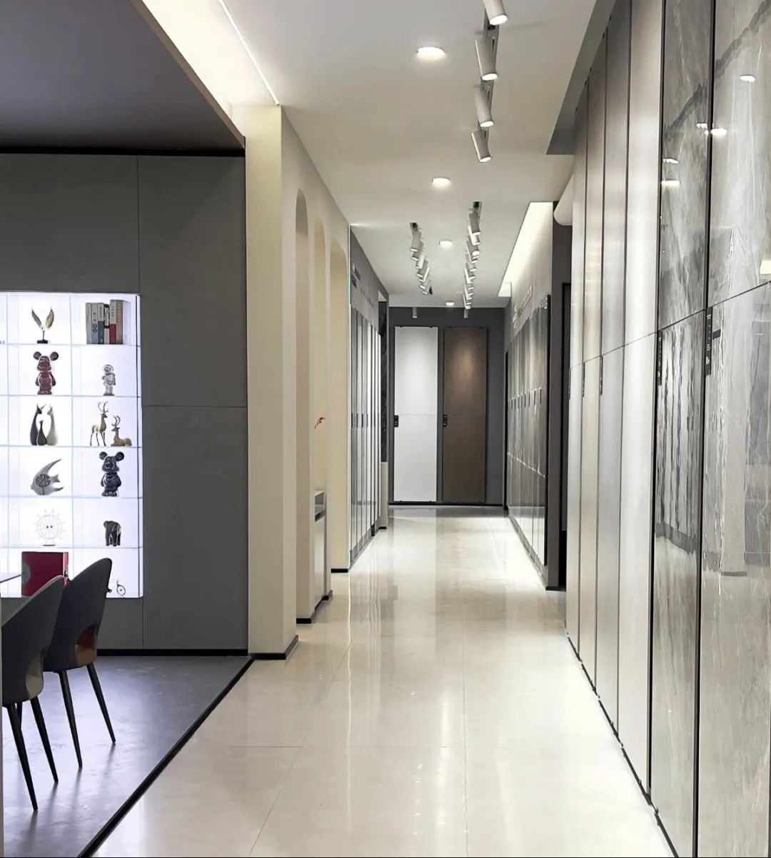 終端風采 | 強輝江山旗艦店,以現代設計聚合時尚空間之美(圖5) 終端風采 | 強輝江山旗艦店,以現代設計聚合時尚空間之美(圖5)