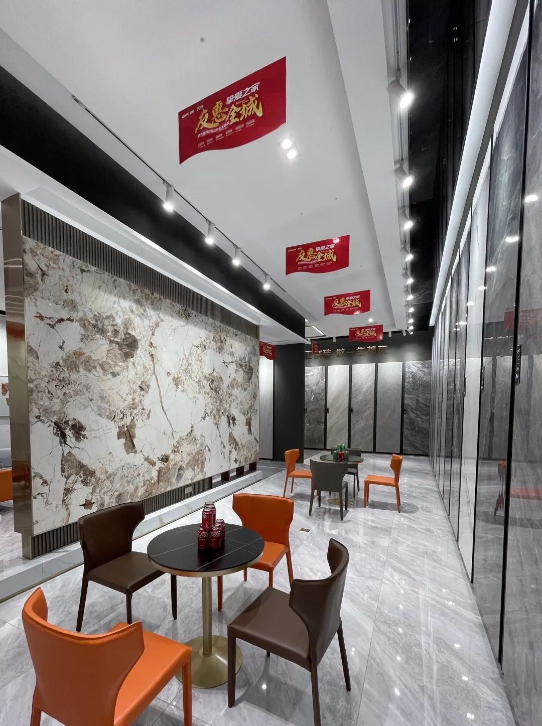 終端風(fēng)采 | 強(qiáng)輝武穴旗艦店,發(fā)現(xiàn)更多美的可能(圖10) 終端風(fēng)采 | 強(qiáng)輝武穴旗艦店,發(fā)現(xiàn)更多美的可能(圖10)