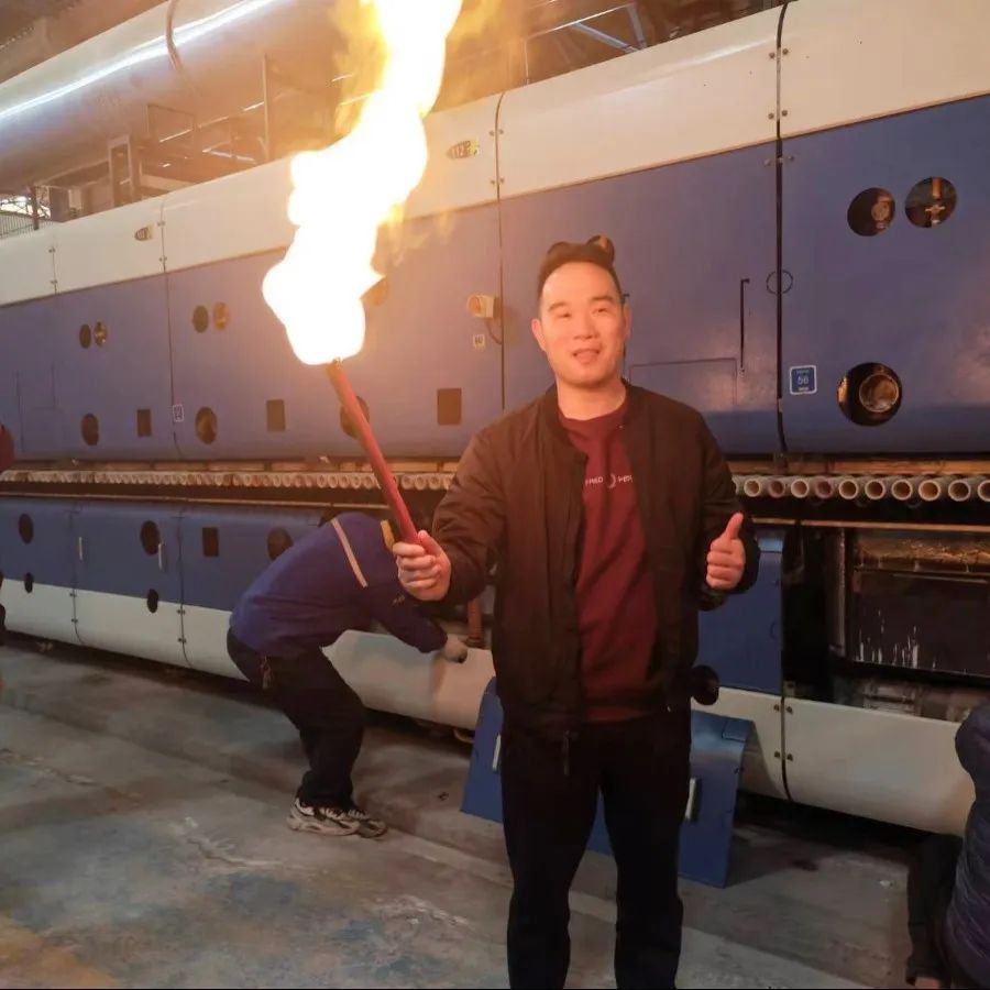 薪火再燃 | 強輝精工瓷磚肇慶生產基地巖板智能生產線正式點火投產(圖13) 圖片