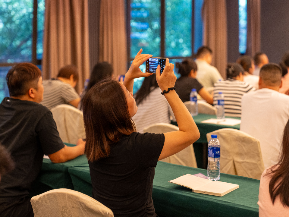 持續(xù)賦能!強輝2024星火計劃標桿特訓(xùn)營圓滿收官(圖11) 持續(xù)賦能!強輝2024星火計劃標桿特訓(xùn)營圓滿收官(圖11)