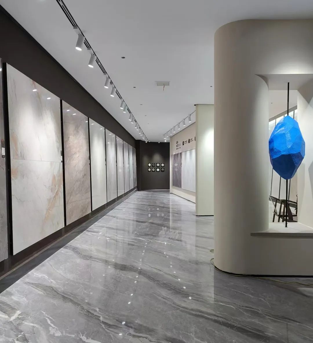 終端風采 | 強輝聊城旗艦店,沉浸式體驗現代高端設計美學(圖11) 終端風采 | 強輝聊城旗艦店,沉浸式體驗現代高端設計美學(圖11)