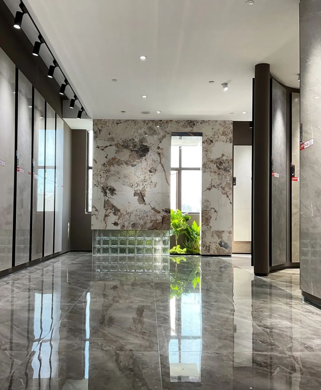 終端風采 | 強輝東營旗艦店,探尋質感空間的詩意生活(圖9) 終端風采 | 強輝東營旗艦店,探尋質感空間的詩意生活(圖9)