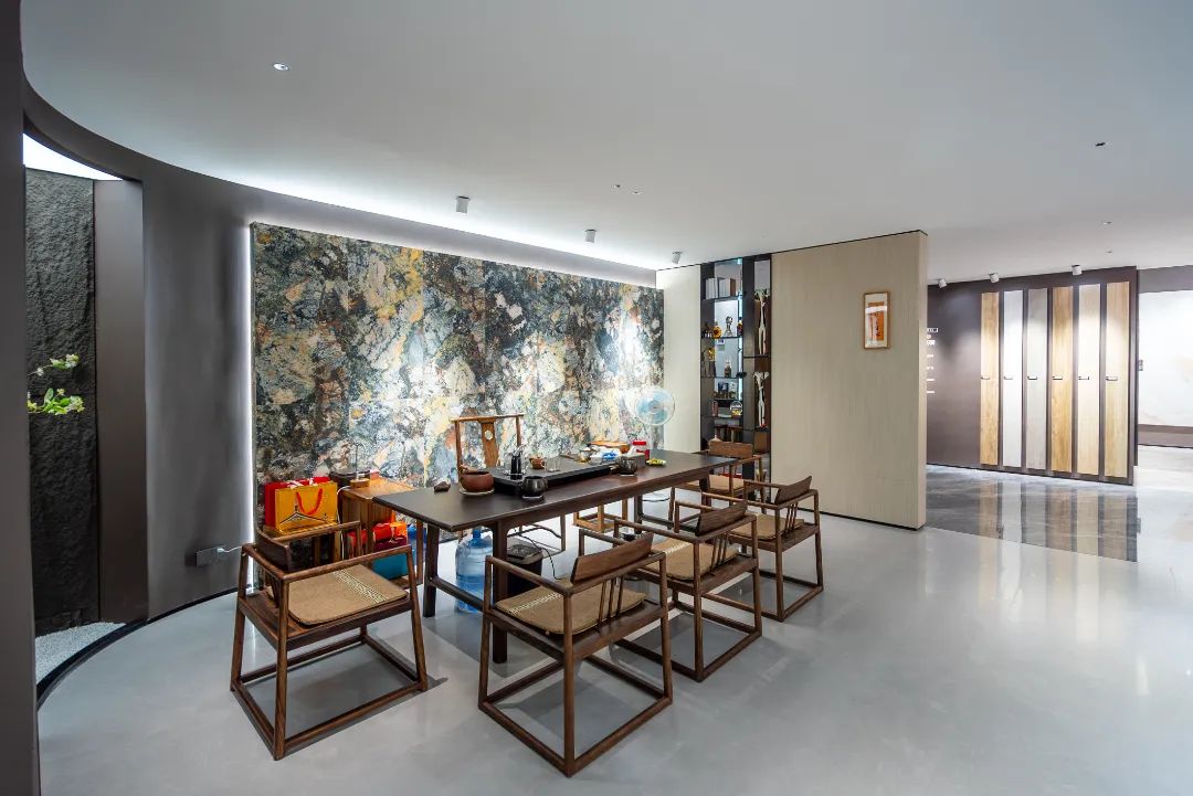 終端風采 | 強輝晉江旗艦店,品味質(zhì)感大師館,打卡美學(xué)新坐標(圖16) 終端風采 | 強輝晉江旗艦店,品味質(zhì)感大師館,打卡美學(xué)新坐標(圖16)