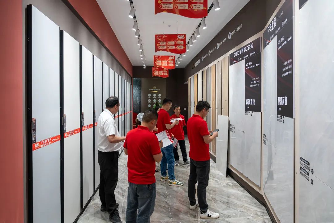 聚勢共鑒?標桿領(lǐng)航 | 強輝2025區(qū)域培訓峰會暨美學賦能行動貴陽站順利結(jié)束!(圖24) 聚勢共鑒?標桿領(lǐng)航 | 強輝2025區(qū)域培訓峰會暨美學賦能行動貴陽站順利結(jié)束!(圖24)